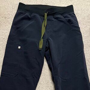 Figs Kade Cargo Scrub Pants size XS/Tall